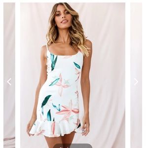 Selfie Leslie mini floral dress